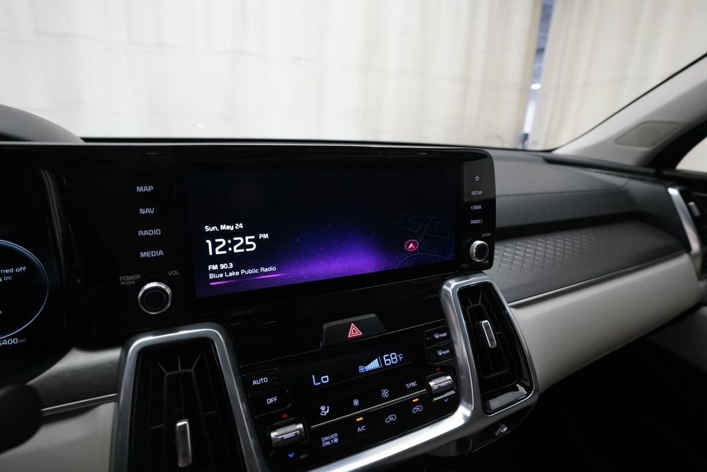 Certified 2023 Kia Sorento SX Prestige w/ Panoramic Sunroof Package AWD/4WD image 6