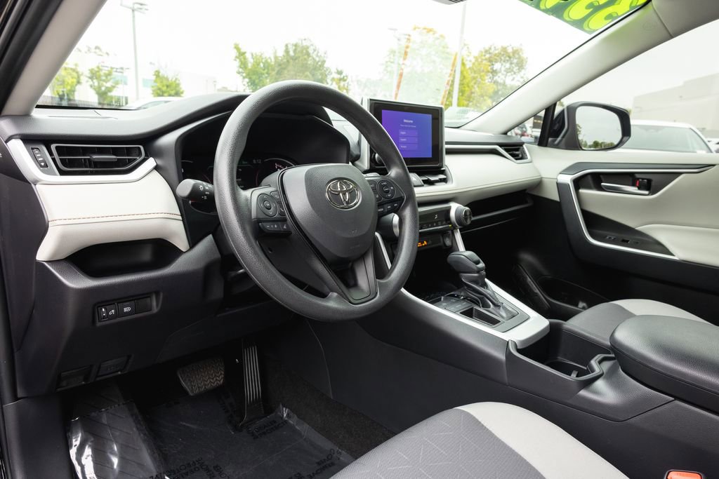 Certified 2025 Toyota RAV4 XLE FWD image 10