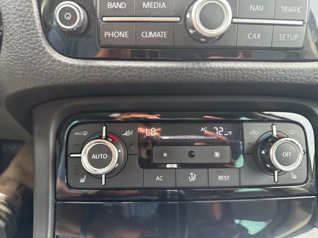 Used 2011 Volkswagen Touareg VR6 image 24