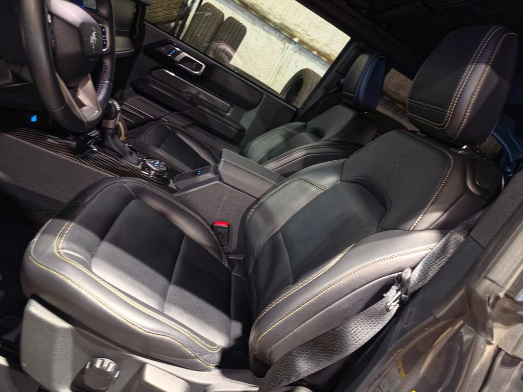 Used 2025 Ford Bronco Badlands AWD/4WD image 6