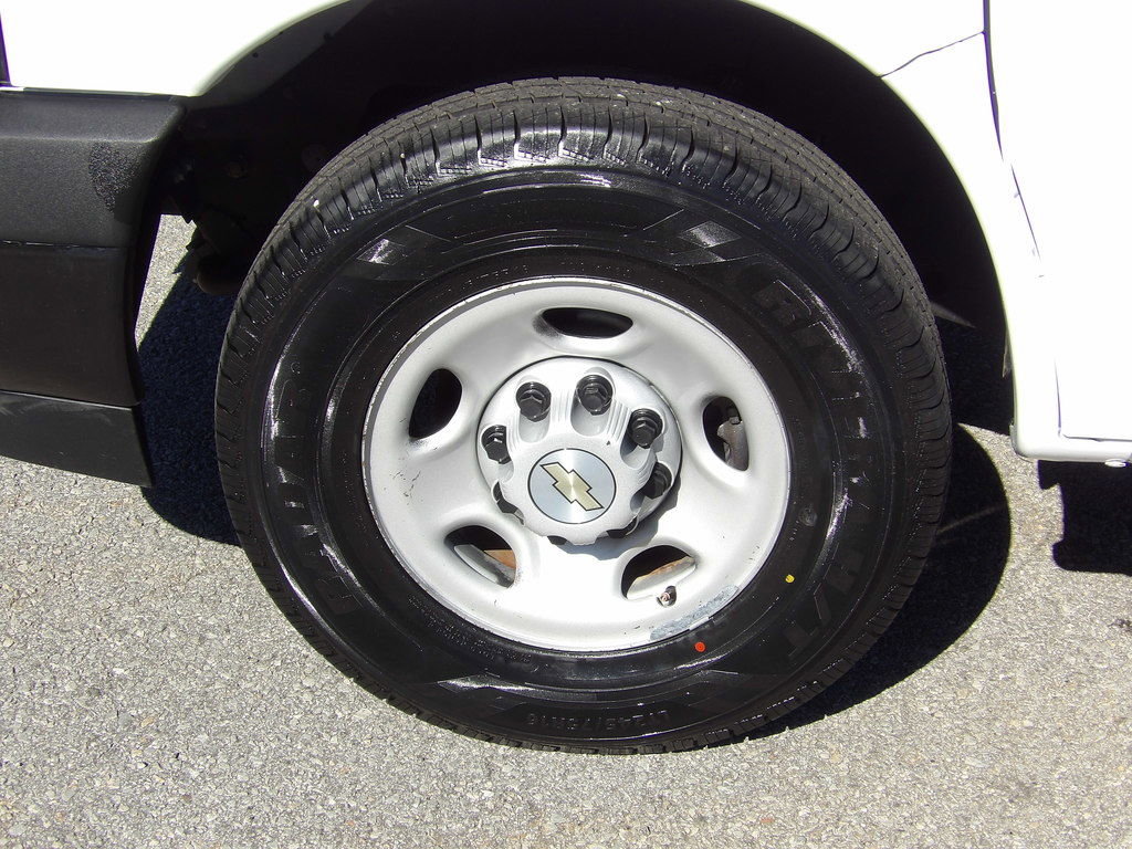 Used 2022 Chevrolet Express 3500 w/ Driver Convenience Package image 48