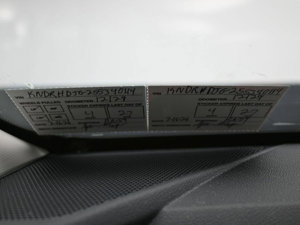 Used 2025 Kia Sorento EX w/ EX Panoramic Sunroof Package image 10