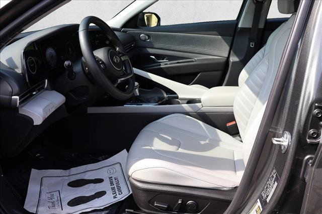 Certified 2024 Hyundai Elantra Limited FWD image 11