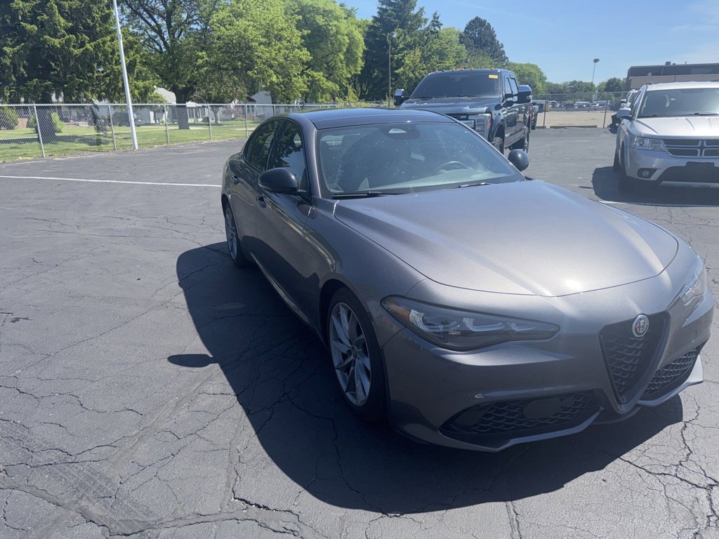 Used 2025 Alfa Romeo Giulia w/ Driving Assist Package RWD image 4