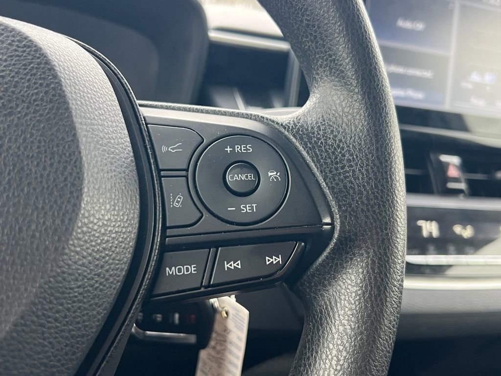 Used 2022 Toyota Corolla LE image 17