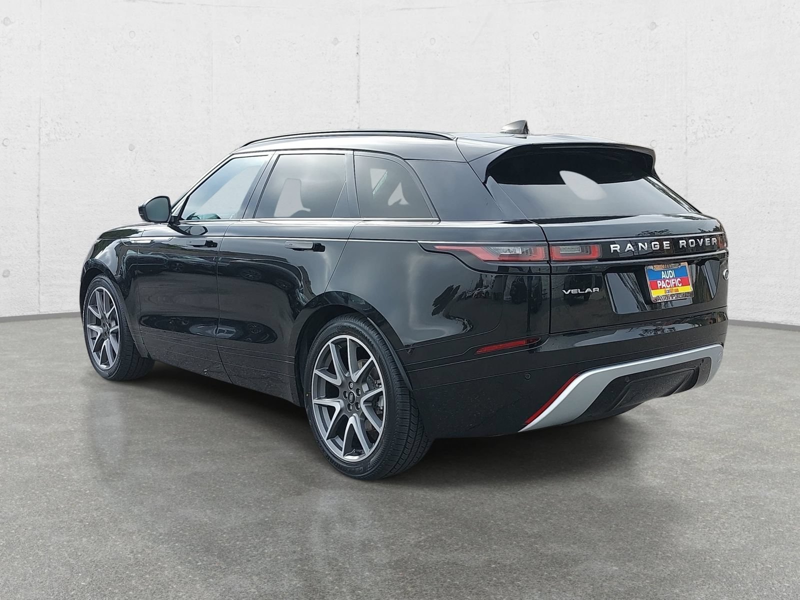Used 2022 Land Rover Range Rover Velar S AWD/4WD image 7