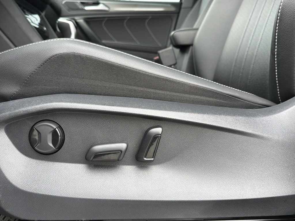 Used 2024 Volkswagen Tiguan SE R-Line image 21