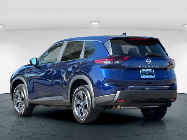 Used 2026 Nissan Rogue SV FWD image 4