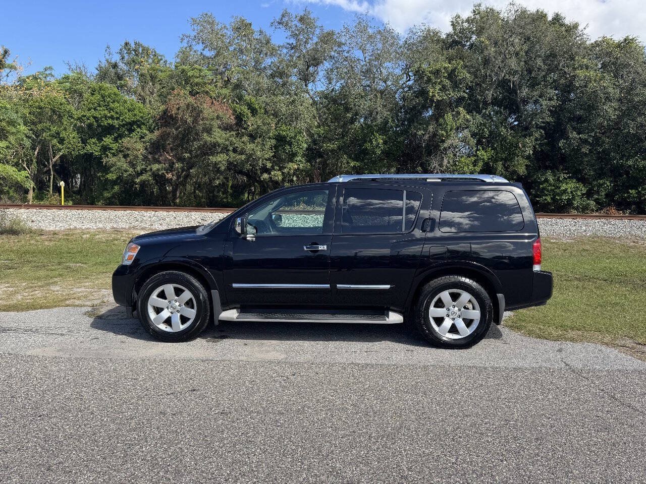 Used 2010 Nissan Armada Titanium RWD image 6
