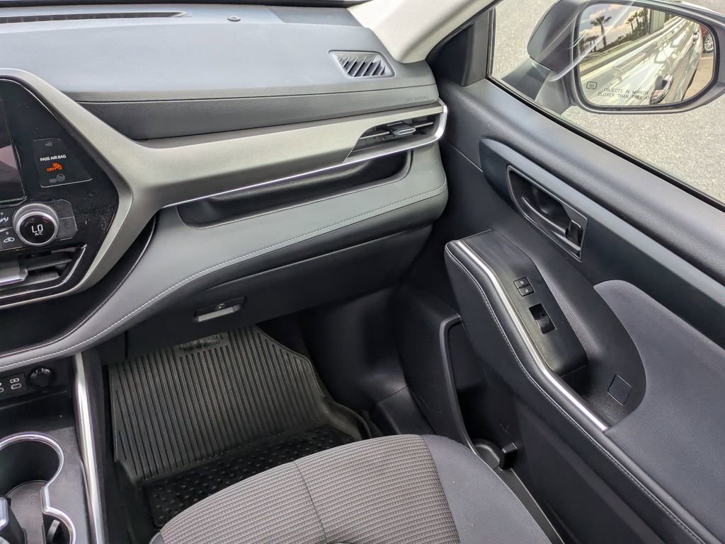 Certified 2024 Toyota Highlander LE image 18