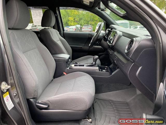 Used 2017 Toyota Tacoma TRD Sport w/ Tow Package (A/T) AWD/4WD image 6