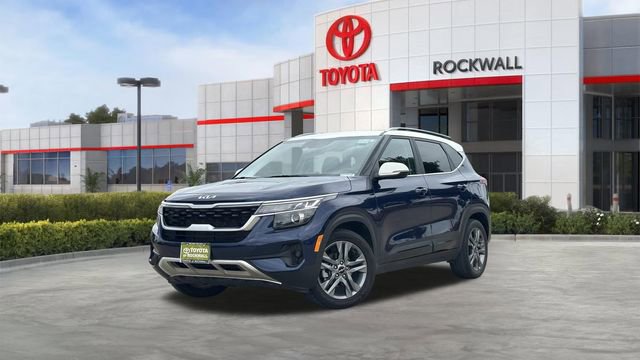 Used 2023 Kia Seltos S w/ Navigation Package FWD image 1