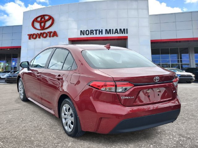 Used 2026 Toyota Corolla LE FWD image 3