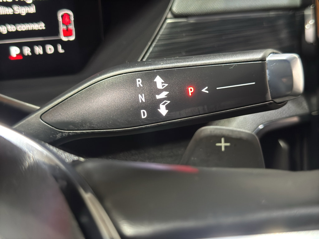 Used 2025 GMC Acadia AT4 w/ Luxury Package image 28