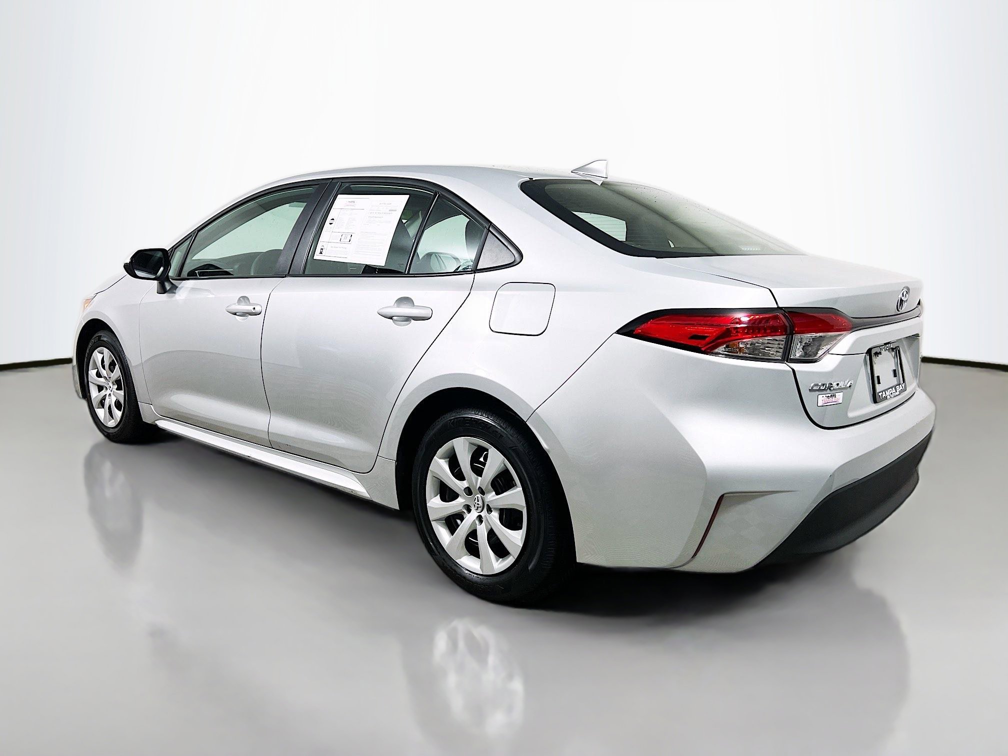 Used 2025 Toyota Corolla LE FWD image 8