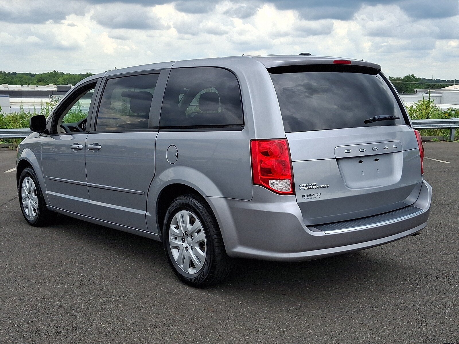 Used 2015 Dodge Grand Caravan SE w/ Quick Order Package 29E SE FWD image 4
