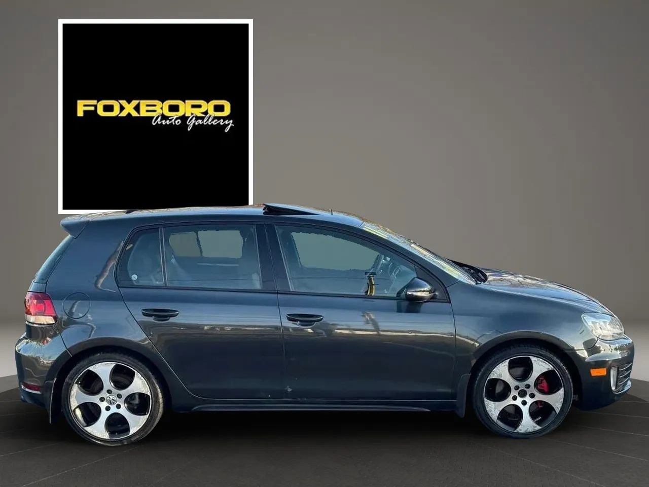 Used 2011 Volkswagen Golf 4-Door image 4