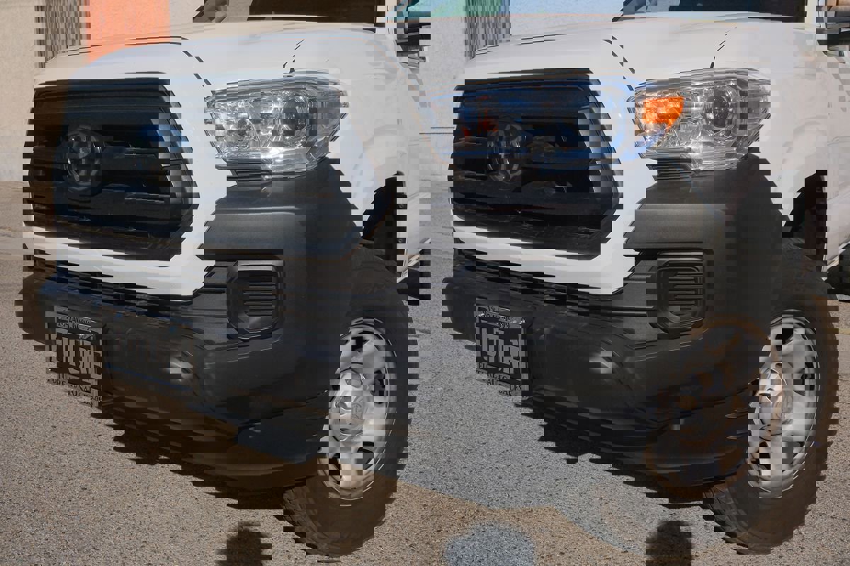 Used 2022 Toyota Tacoma SR image 8