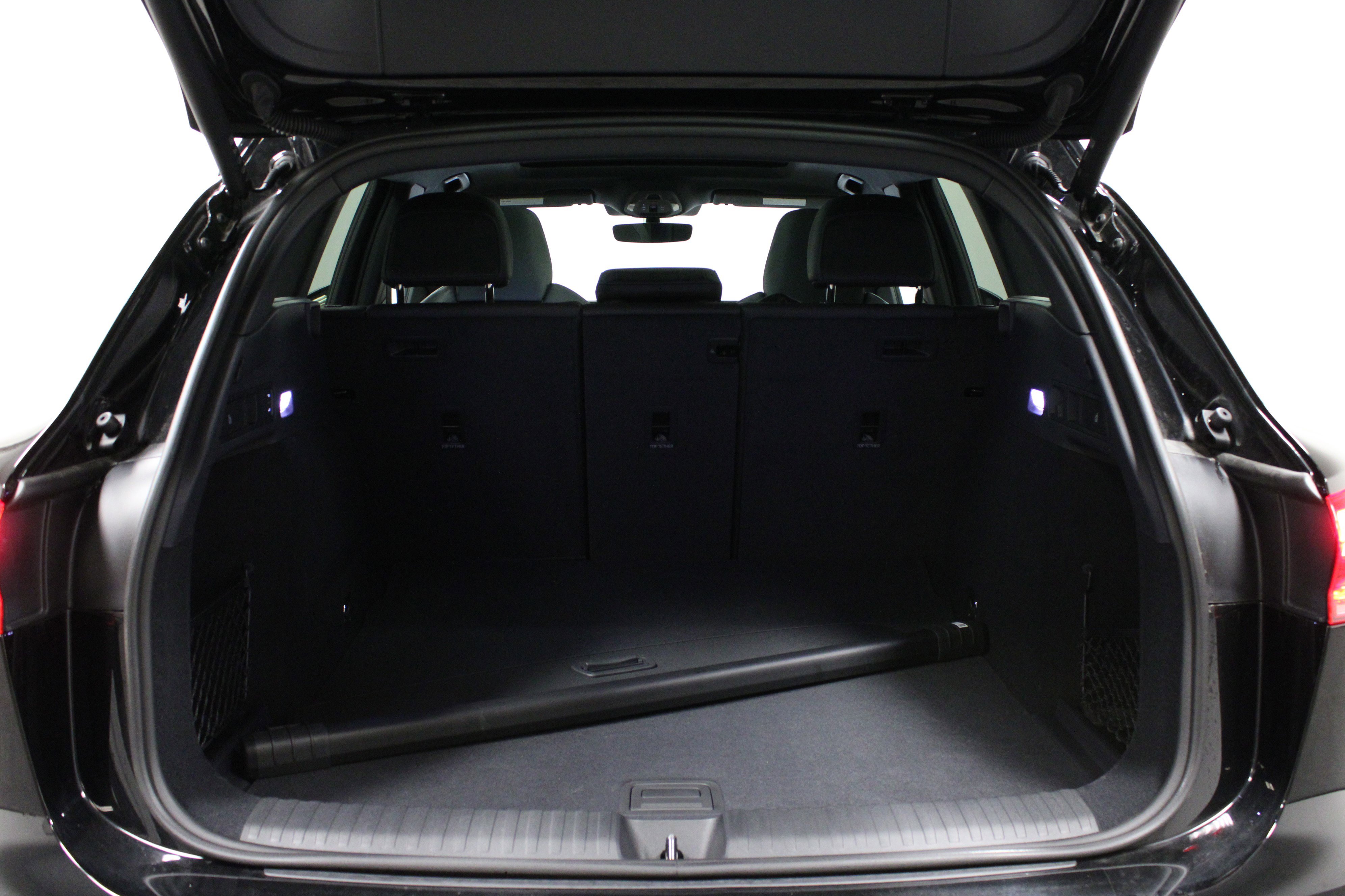 Used 2025 Audi SQ6 e-tron Prestige w/ 21" Black Optic Wheel Package AWD/4WD image 14