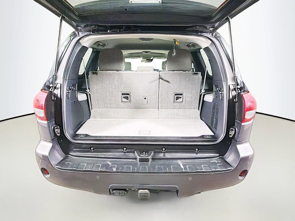 Used 2018 Toyota Sequoia SR5 image 23
