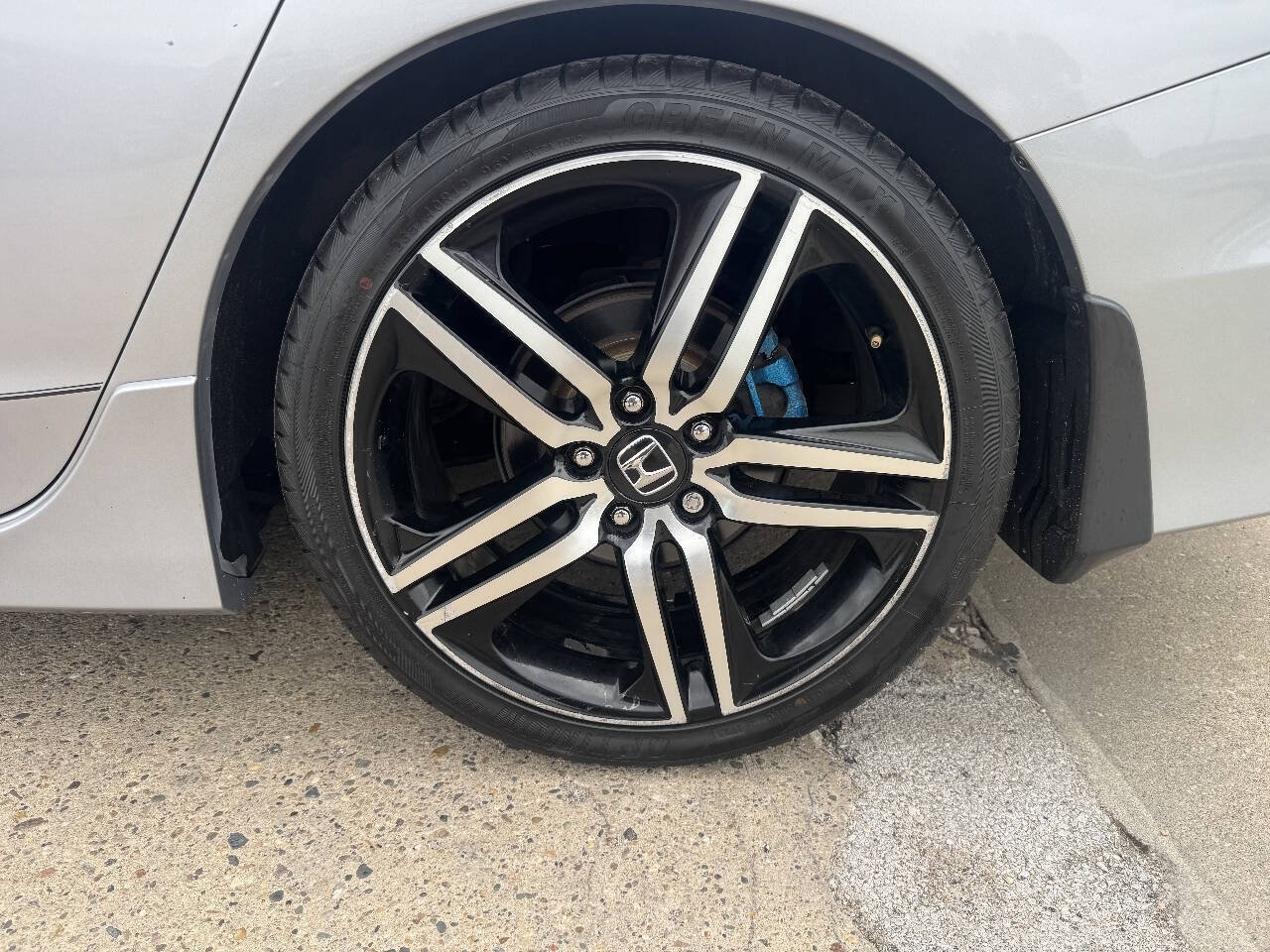 Used 2016 Honda Accord Touring image 5