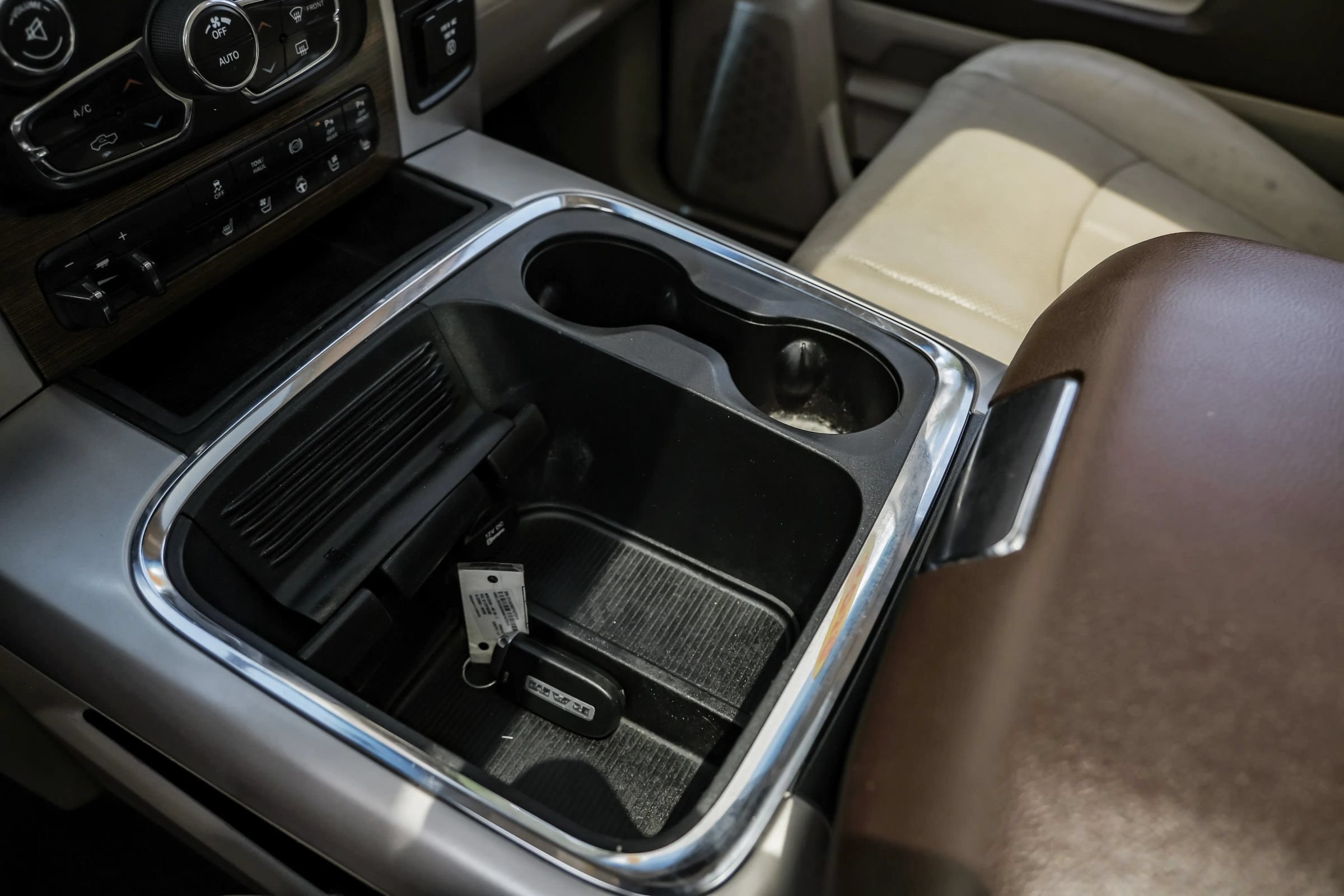 Used 2018 RAM 2500 Laramie w/ Convenience Group AWD/4WD image 25