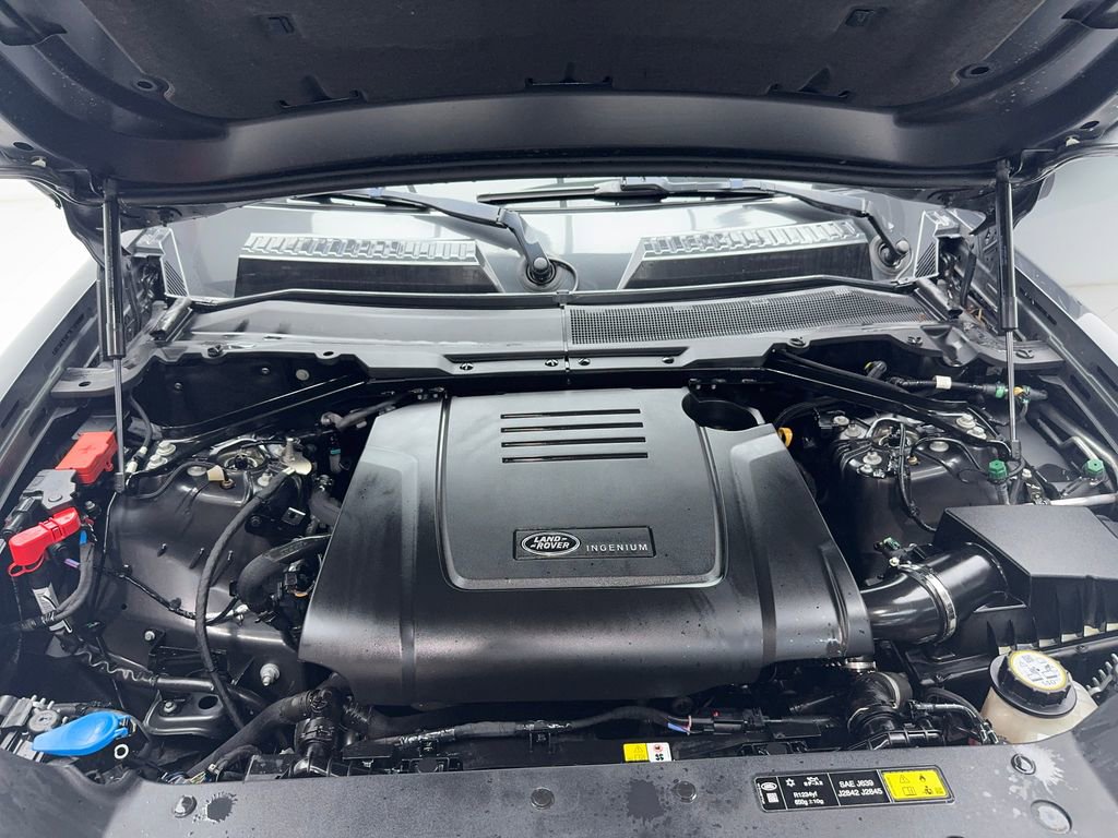 Used 2024 Land Rover Defender 110 S image 12