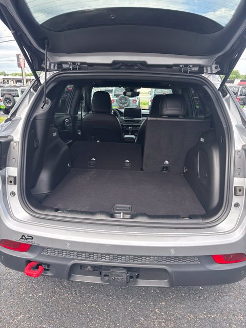 Used 2023 Jeep Compass Trailhawk w/ Trailhawk Elite Group AWD/4WD image 3