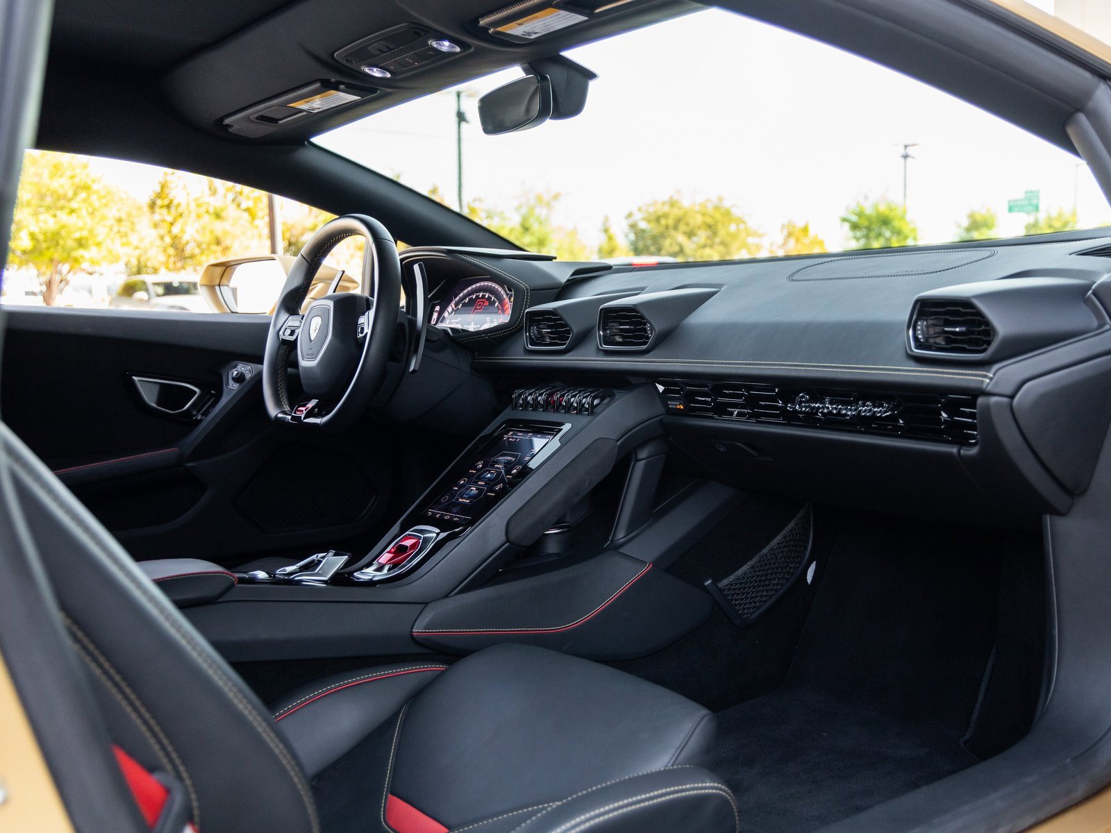 Used 2020 Lamborghini Huracan EVO image 45