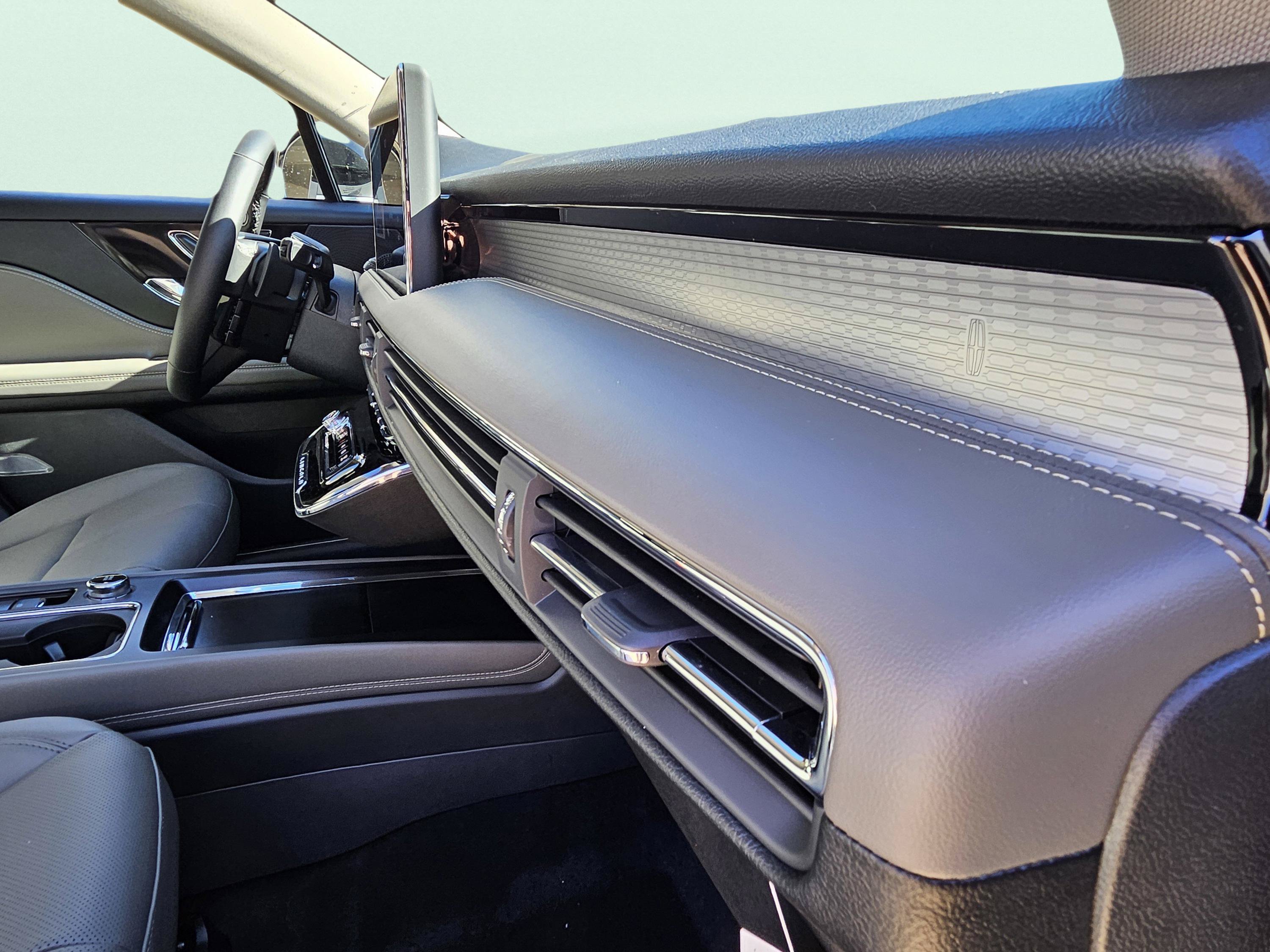 New 2026 Lincoln Corsair Premiere AWD/4WD image 15