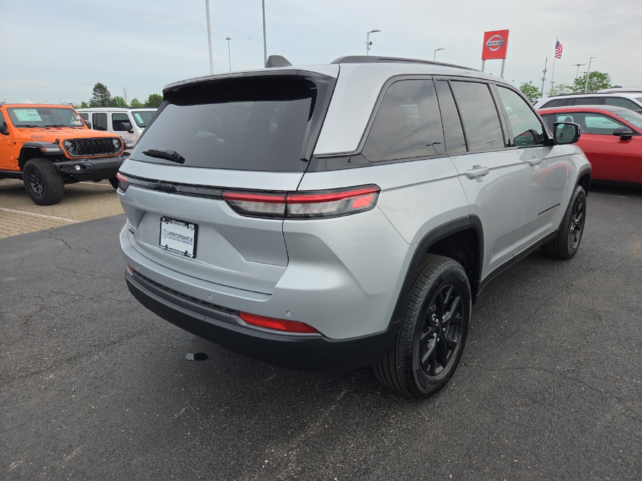 New 2026 Jeep Grand Cherokee Altitude AWD/4WD image 7