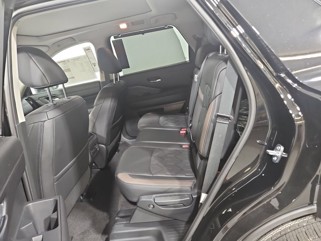 New 2026 Nissan Pathfinder Platinum w/ Cargo Package AWD/4WD image 24