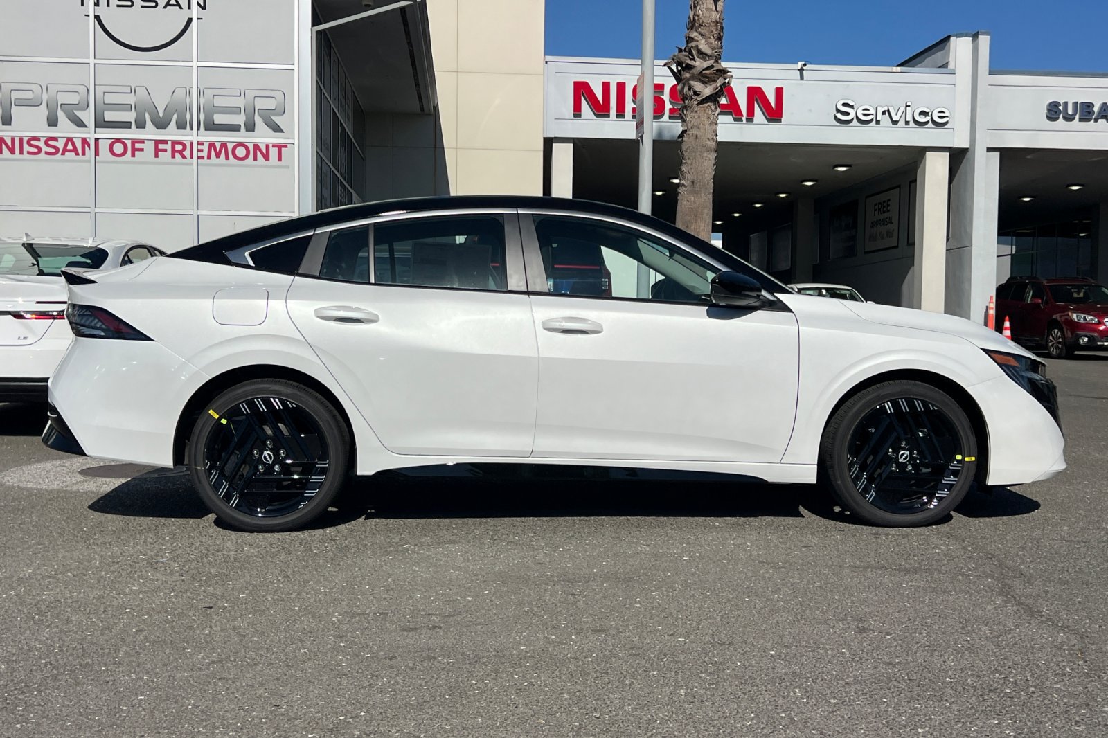 New 2027 Nissan Sentra SR w/ Floor Mat Package FWD image 3