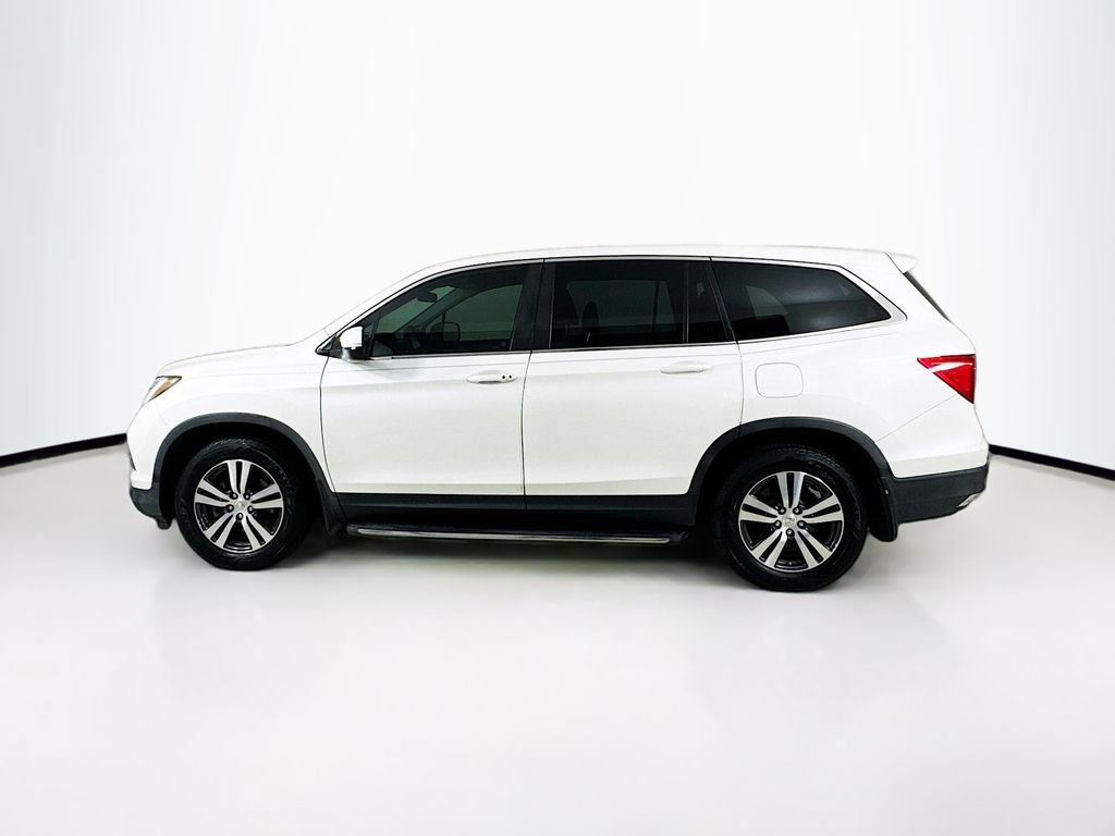 Used 2017 Honda Pilot EX image 4