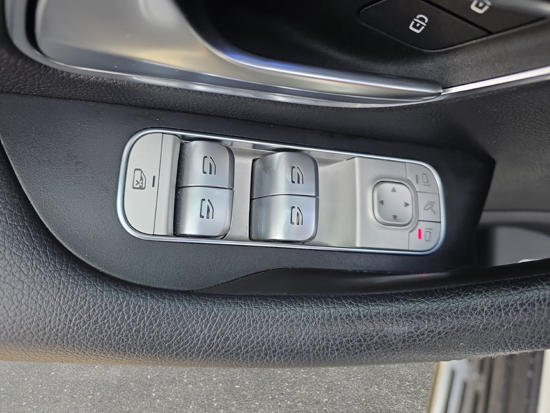 Used 2022 Mercedes-Benz GLE 350 4MATIC image 26