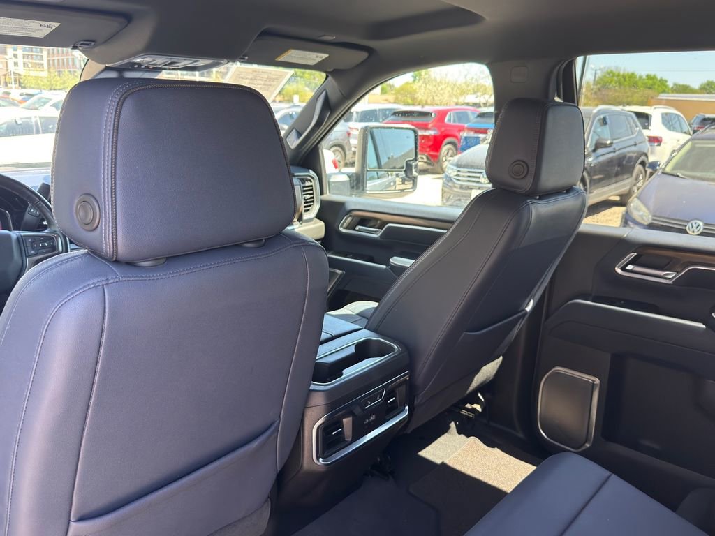 Used 2024 Chevrolet Silverado 3500 High Country w/ Technology Package image 32