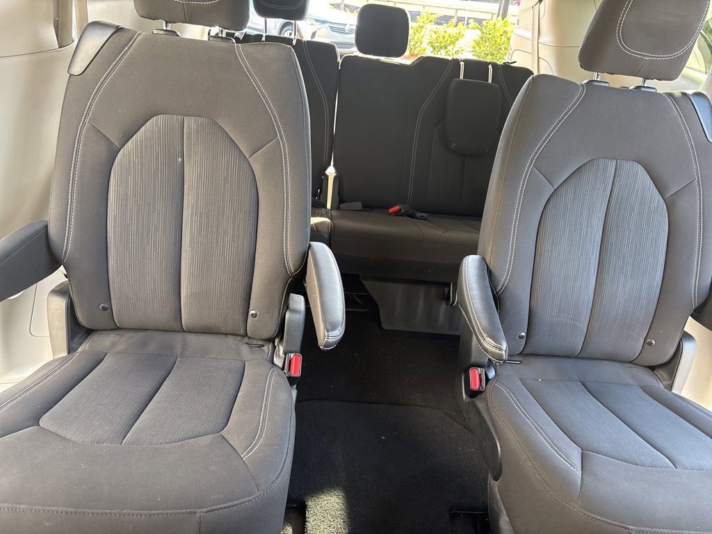 Used 2024 Chrysler Voyager LX FWD image 30
