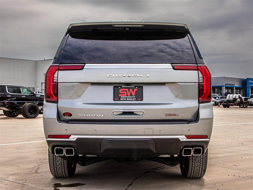 New 2025 GMC Yukon XL Denali image 7