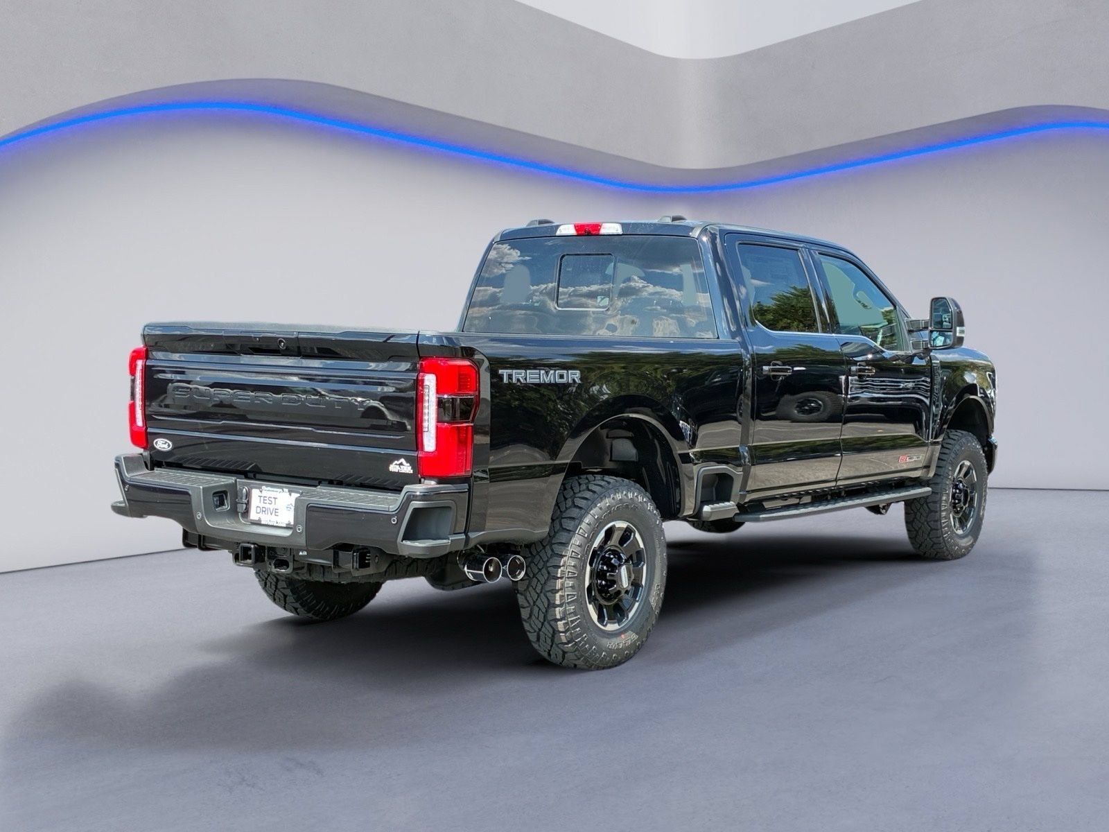 New 2027 Ford F250 Platinum w/ Tremor Off-Road Package AWD/4WD image 3