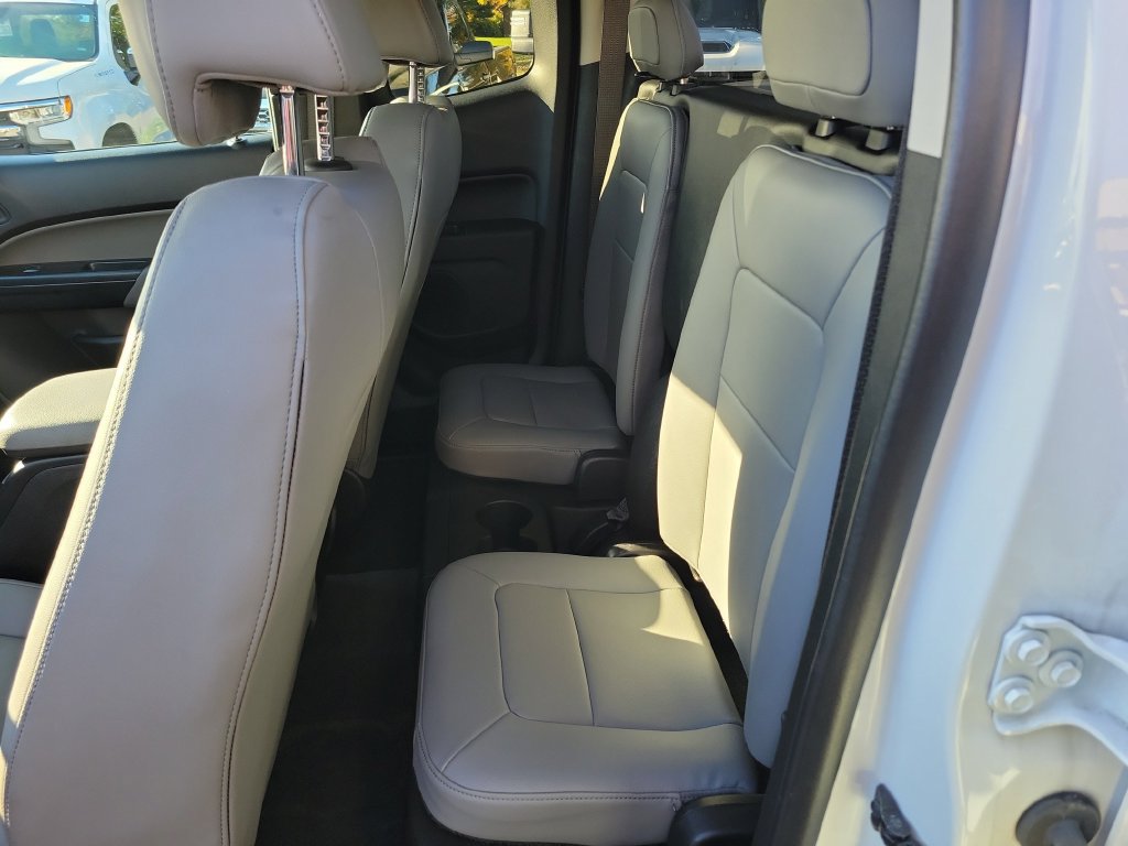 Used 2021 Chevrolet Colorado W/T RWD image 16