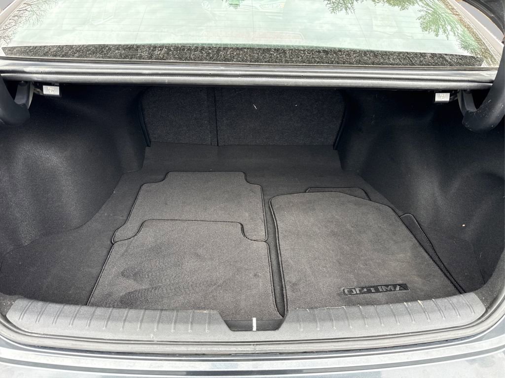 Used 2020 Kia Optima SE image 11