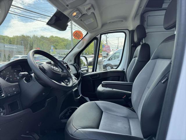 Used 2025 RAM ProMaster 2500 w/ Convenience Group FWD image 17
