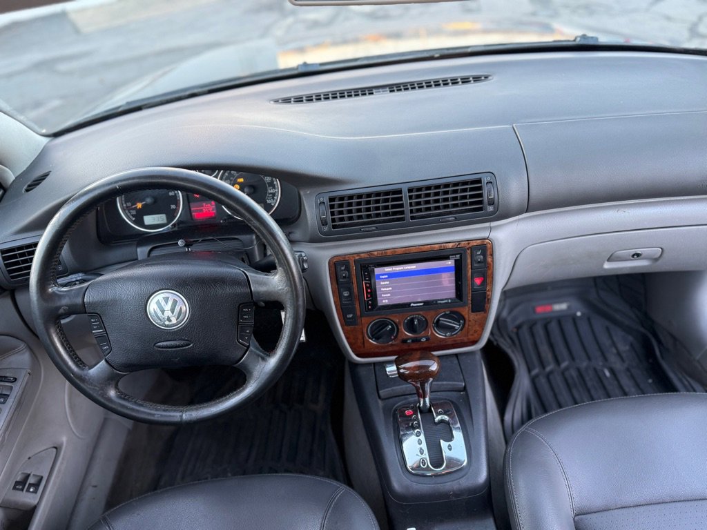 Used 2005 Volkswagen Passat GLS image 9