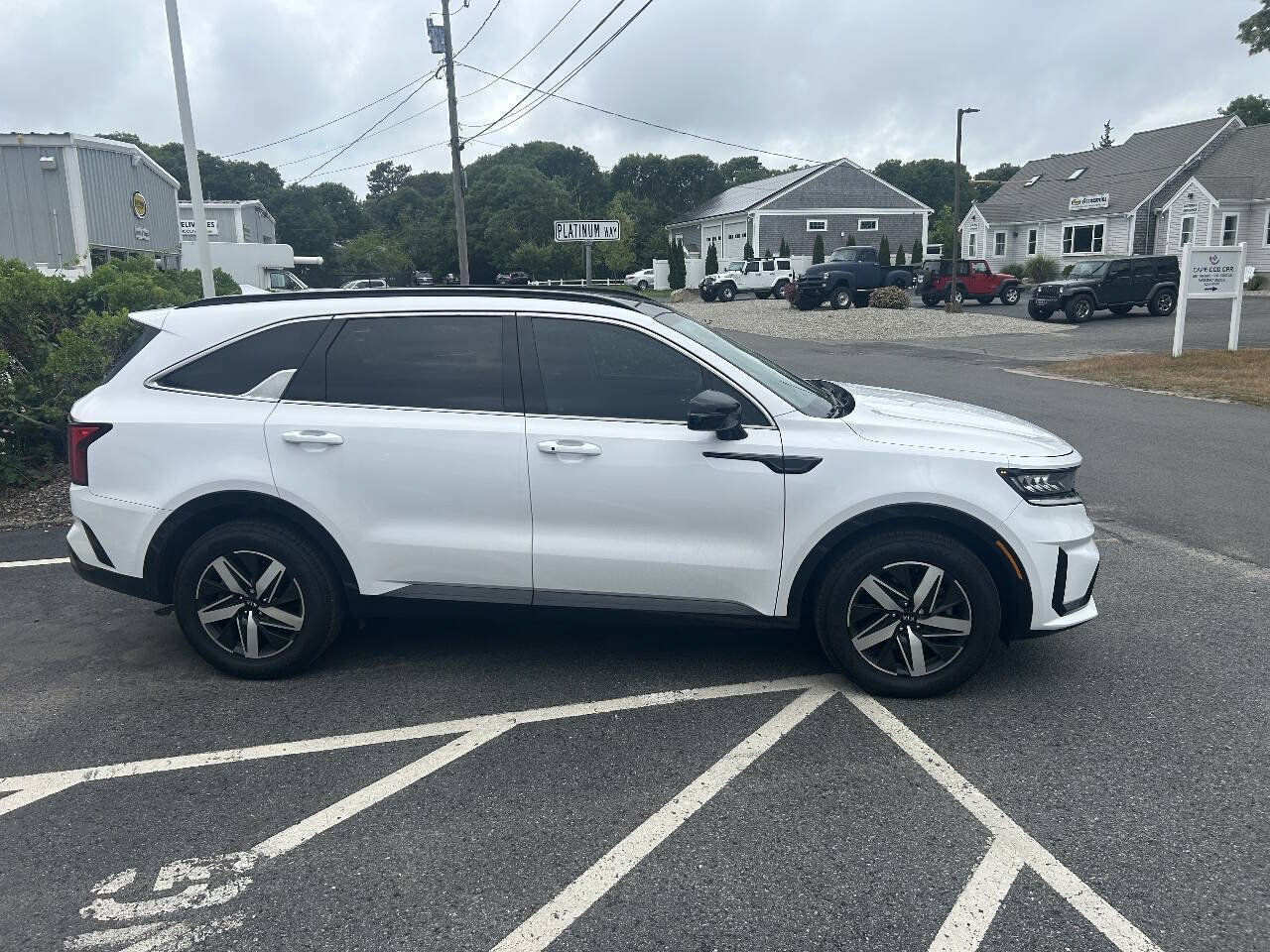 Used 2021 Kia Sorento EX w/ Panoramic Sunroof Package FWD image 5