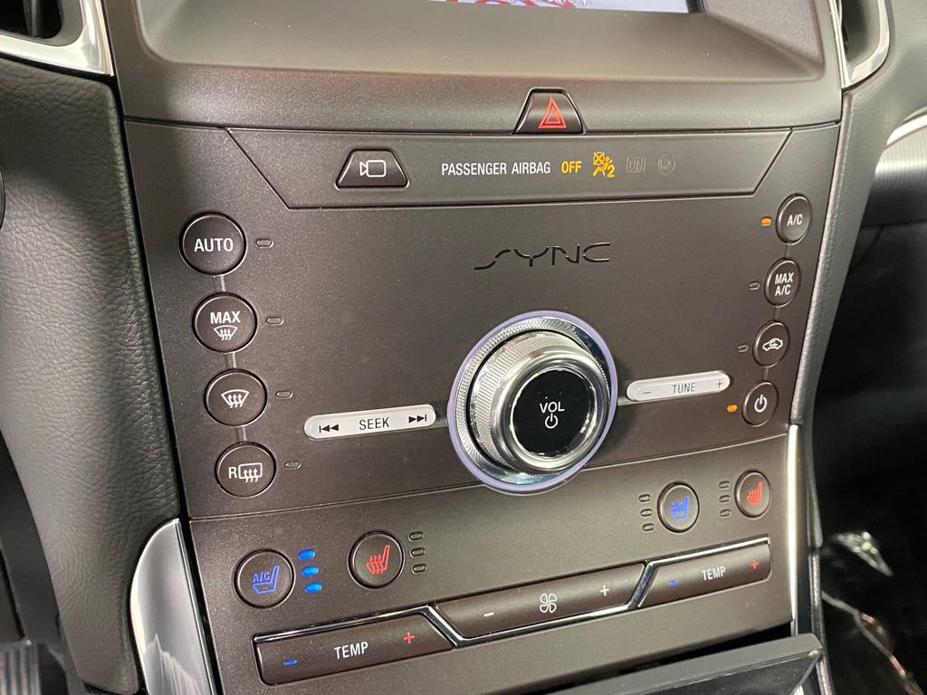 Used 2020 Ford Edge Titanium w/ Equipment Group 301A image 19
