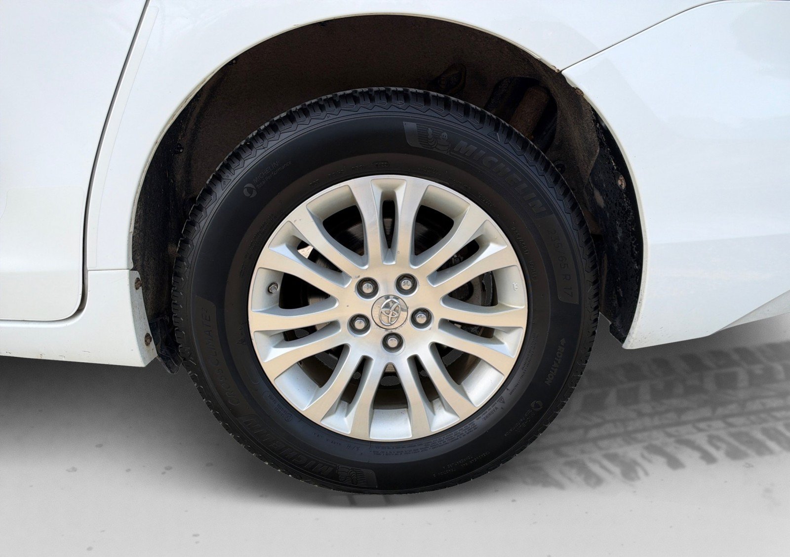 Used 2014 Toyota Sienna XLE FWD image 31