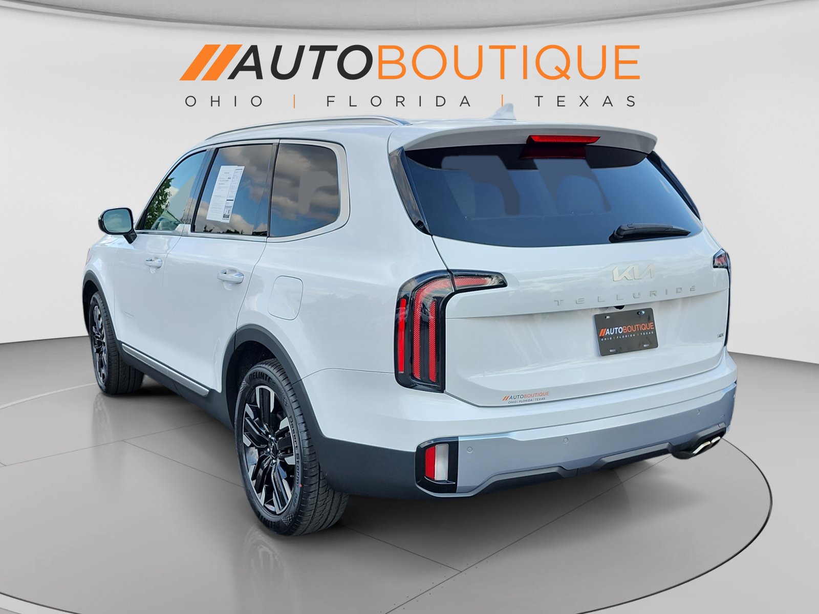 Used 2023 Kia Telluride SX AWD/4WD image 3