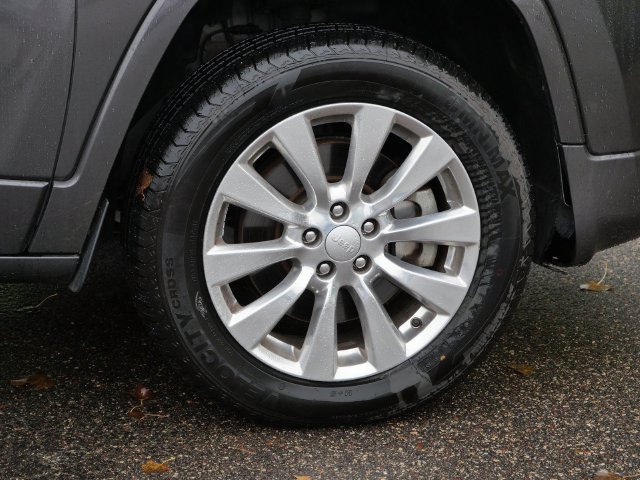 Used 2018 Jeep Cherokee Overland w/ Heavy Duty Protection Group AWD/4WD image 7