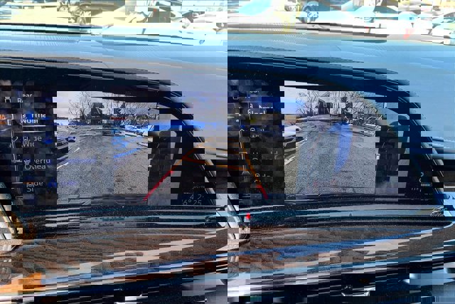 Used 2022 Cadillac Escalade ESV Sport Platinum w/ LPO, ONYX Package image 21