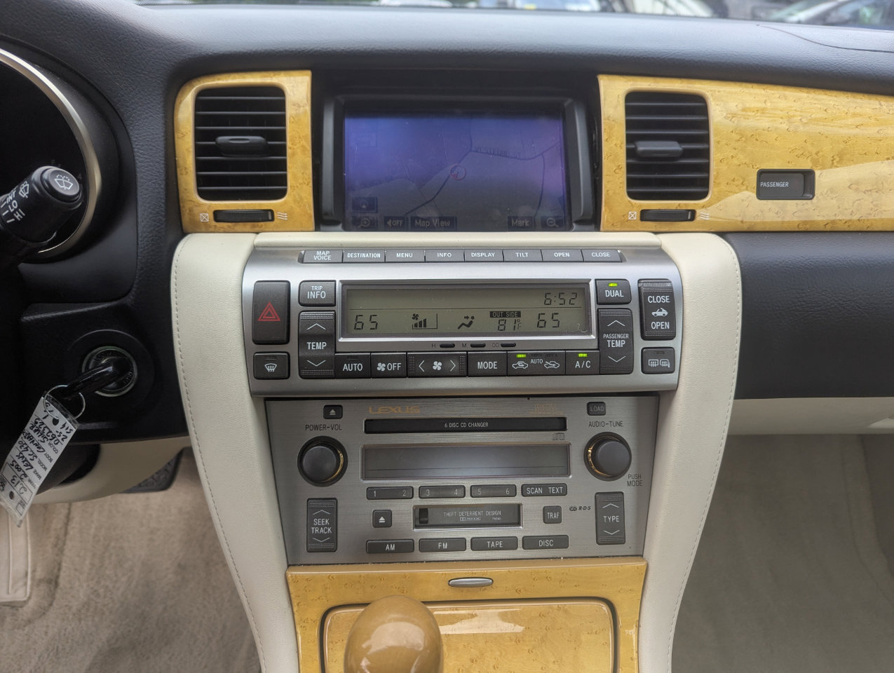 Used 2005 Lexus SC 430 Convertible image 21